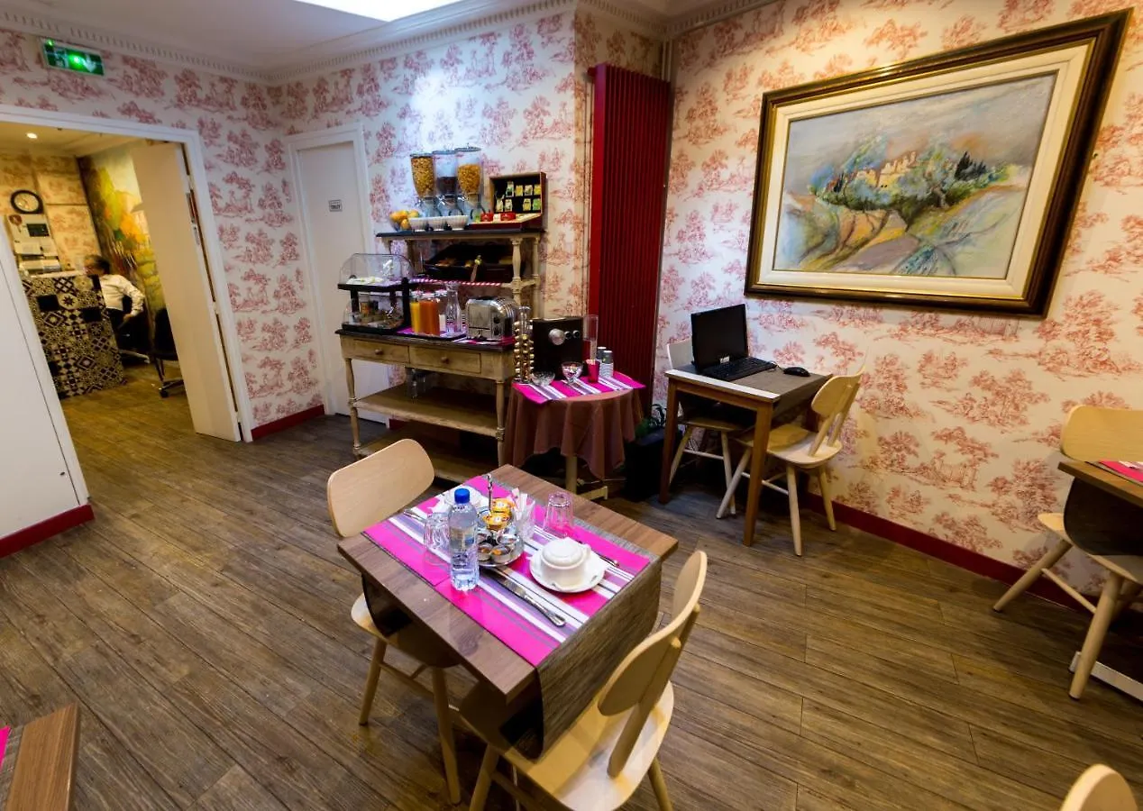 Regyn's Montmartre 2*